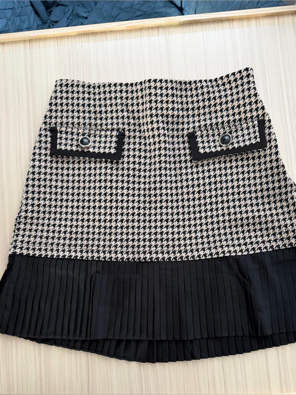 Houndstooth A-Line Mini Skirt with Pleated Hem - Black & Cream